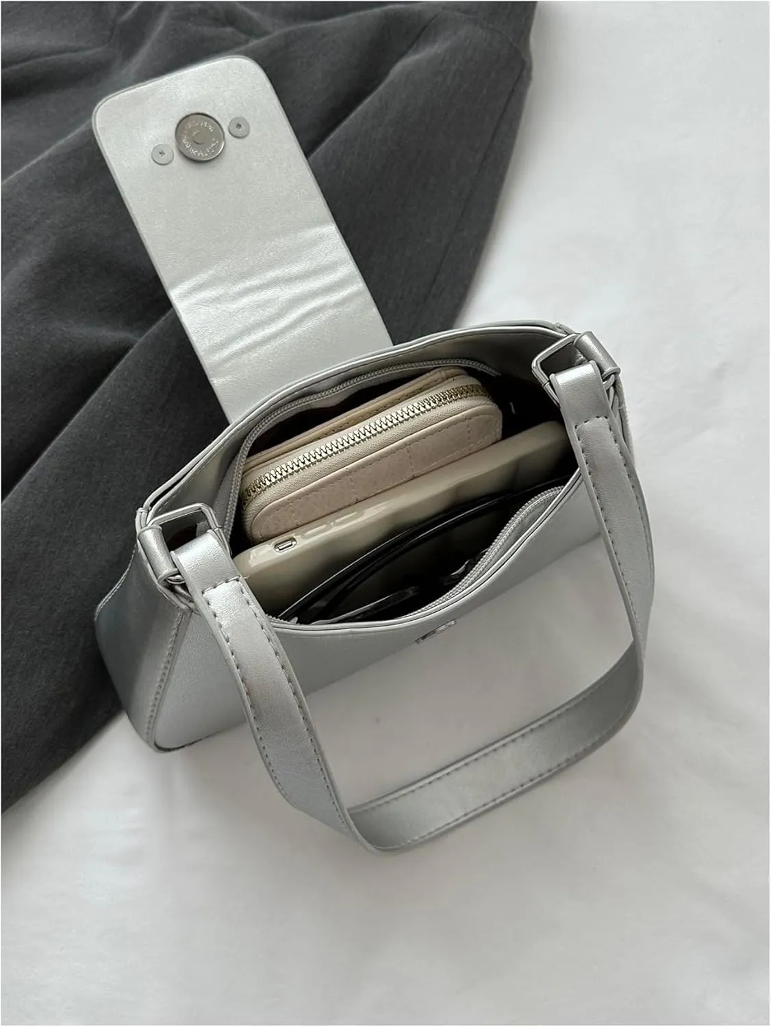 Floerns Women's Y2k Bow Decor Clutch Handbag Flap Leather Shoulder Underarm Bag Trendy