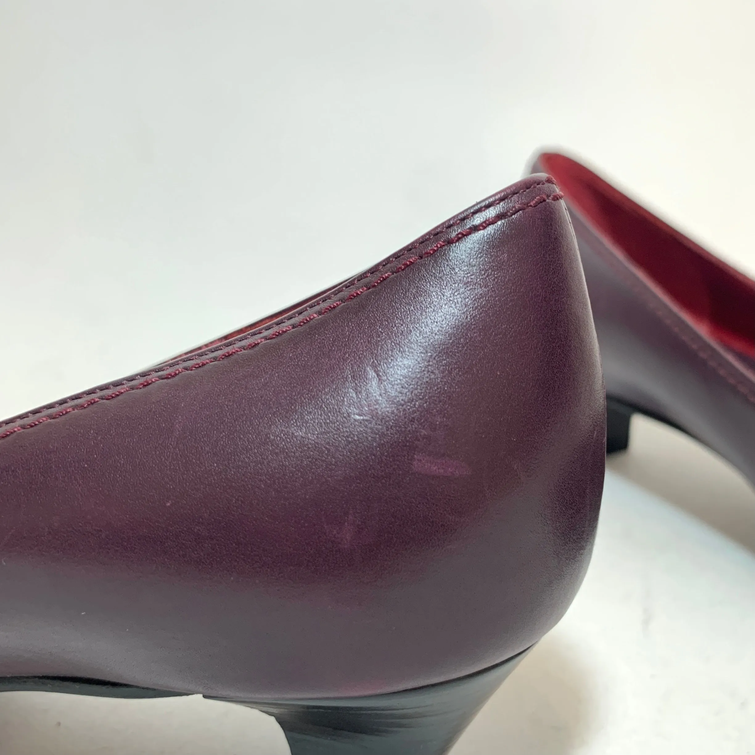 Salvatore Ferragamo Vintage Maroon Leather Pumps | Pre Loved |